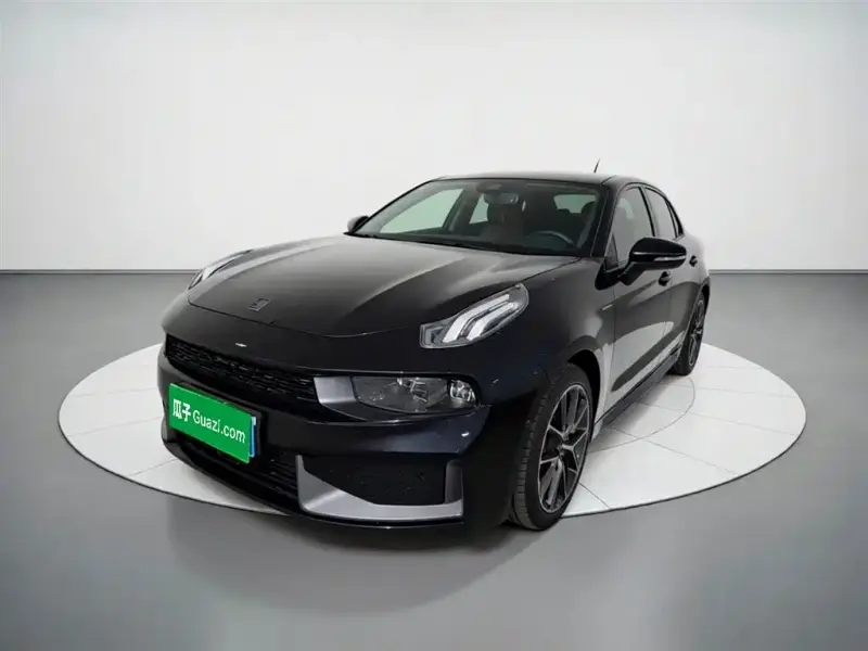 Lynk & Co 03