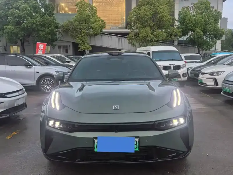 Zeekr 001