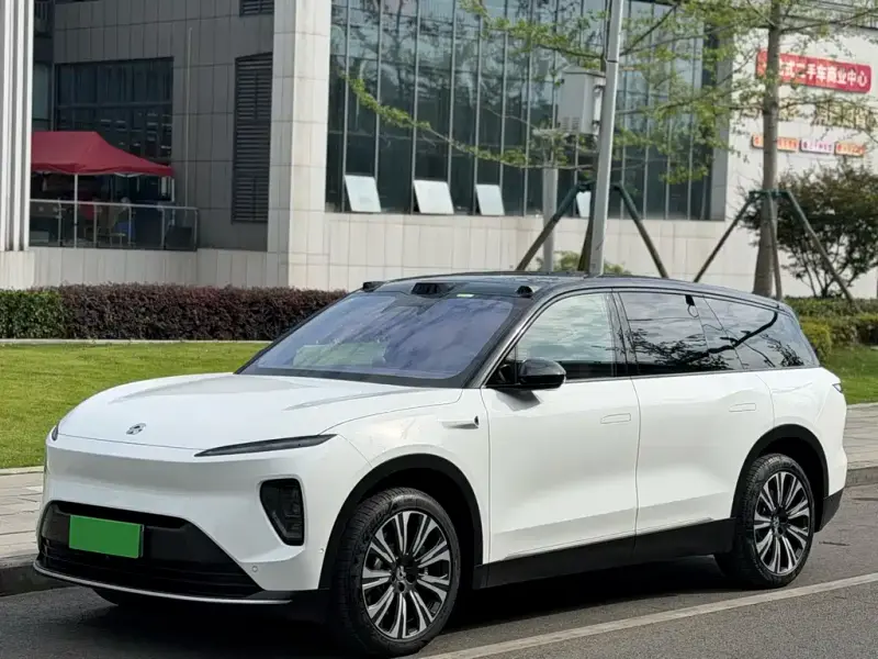 NIO ES8