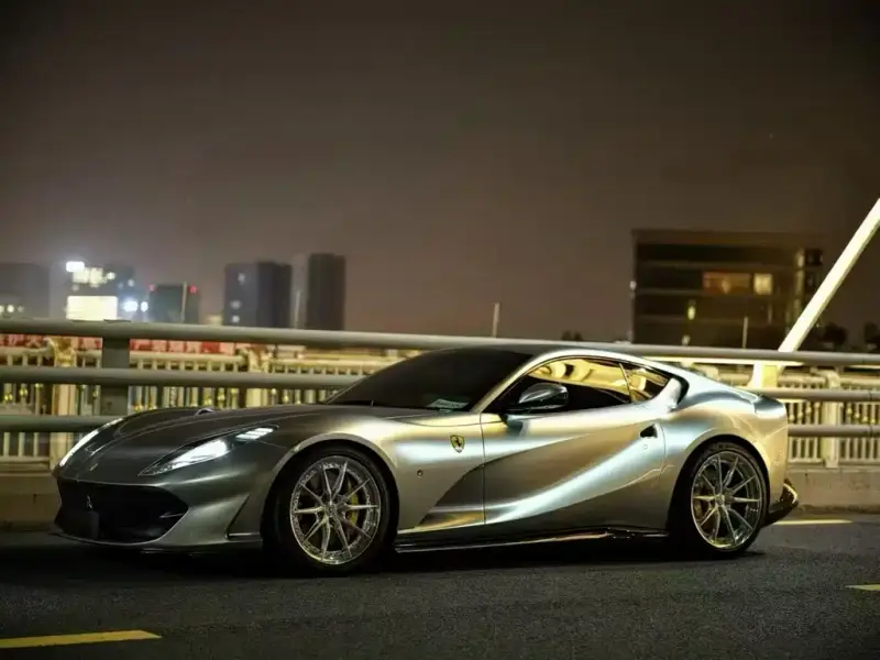 Ferrari 812