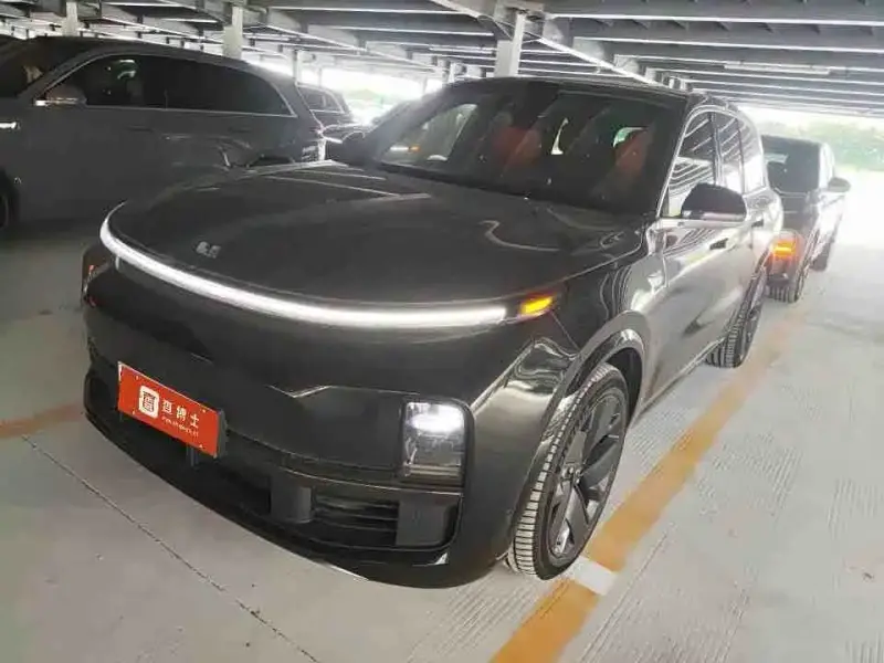 Li Auto L8