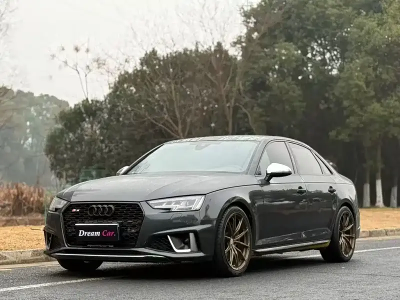 Audi S4