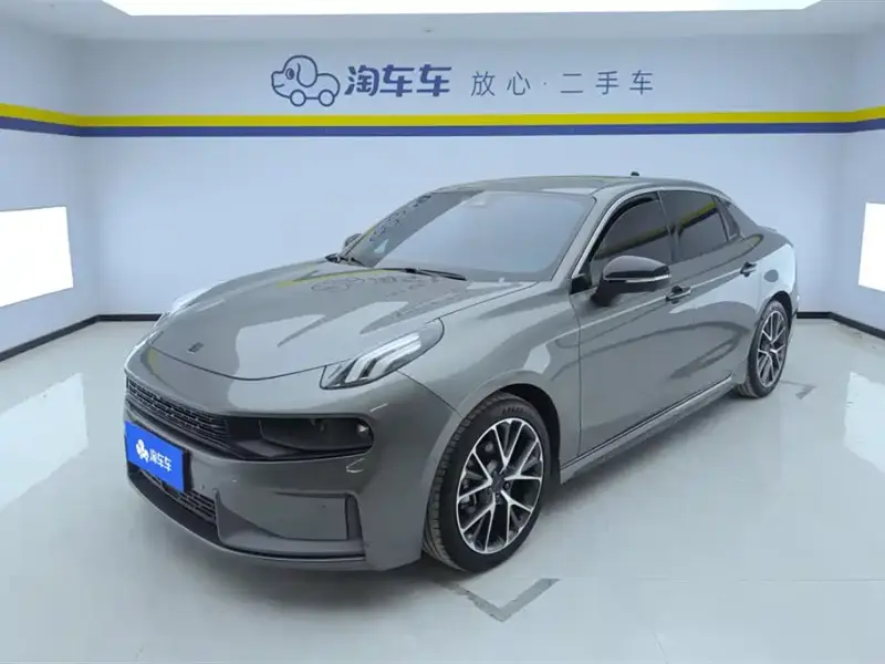 Lynk & Co 03