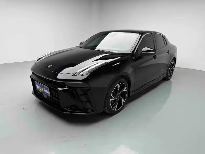 Lynk & Co 03