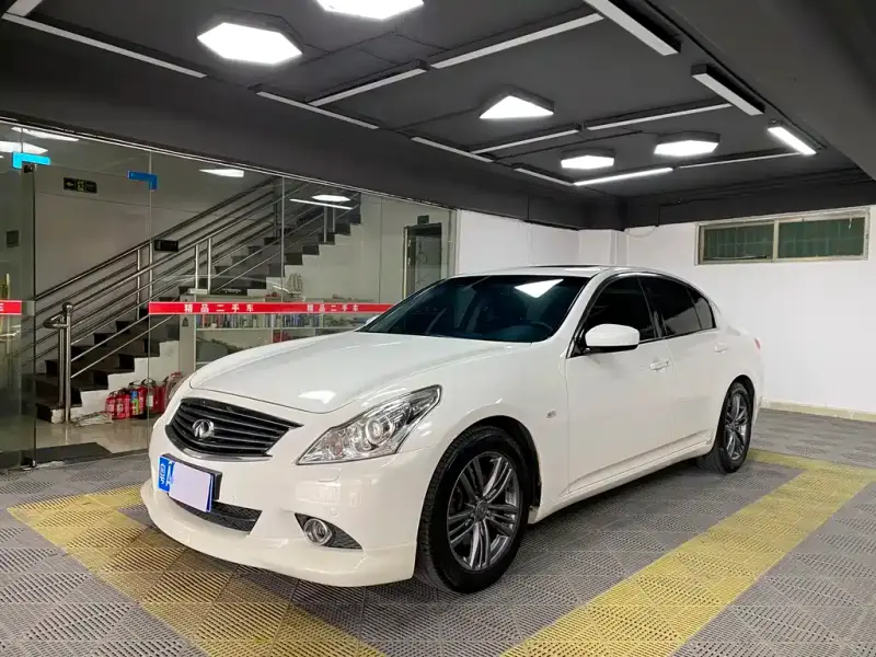 Infiniti G
