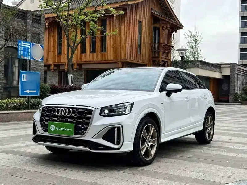 Audi Q2L