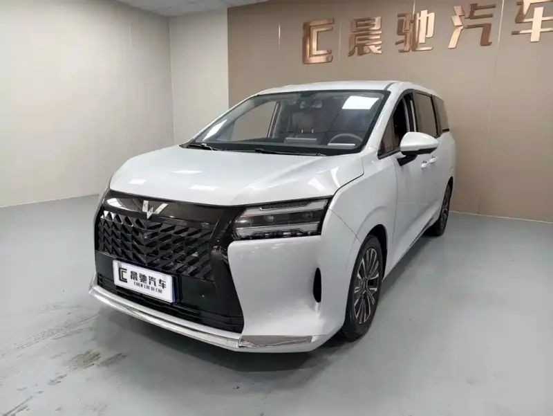 Wuling Starlight 730