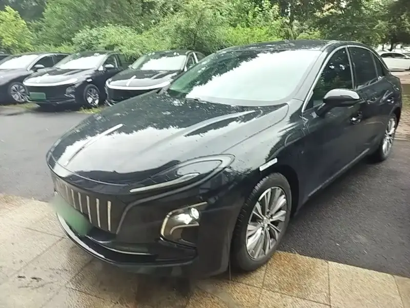 Hongqi E-QM5