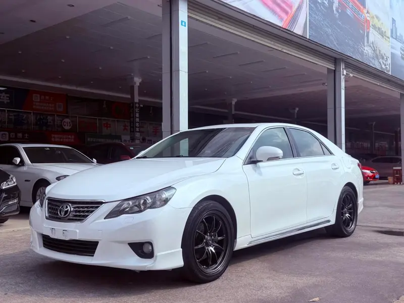 Toyota Reiz