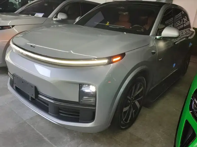 Li Auto L8