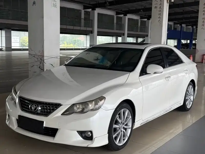 Toyota Reiz