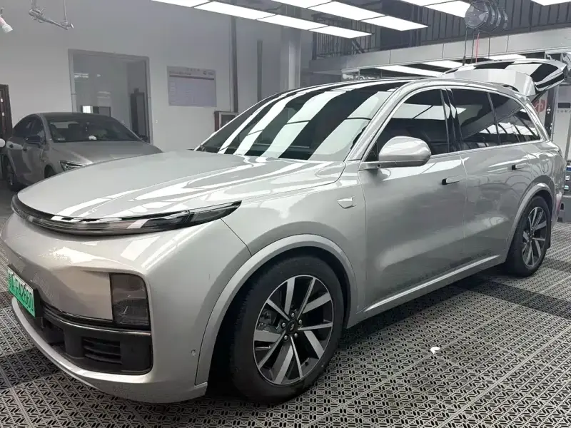 Li Auto L8