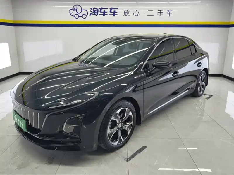 Hongqi E-QM5