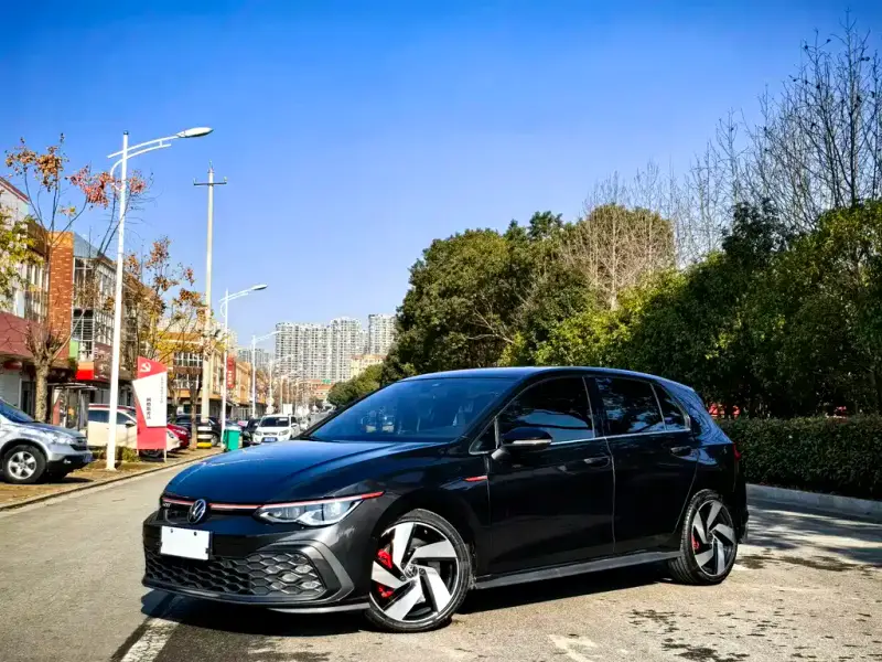 Volkswagen Golf GTI