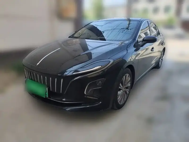 Hongqi E-QM5