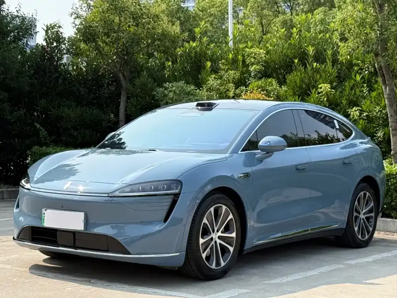 Luxeed Zhijie R7