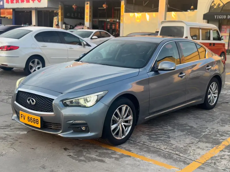 Infiniti Q50L