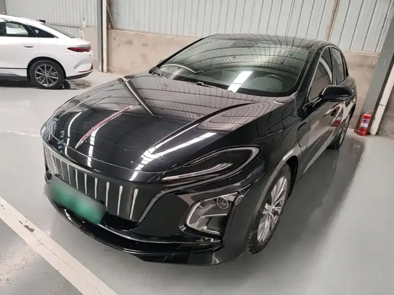 Hongqi E-QM5