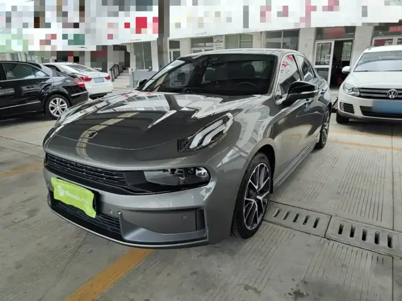 Lynk & Co 03