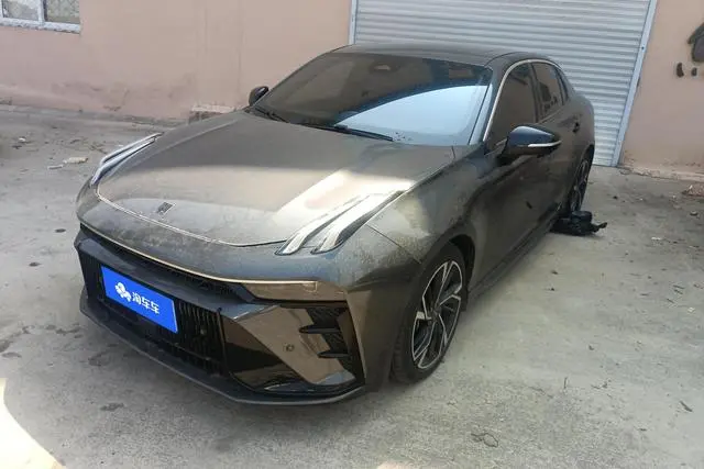 Lynk & Co 03