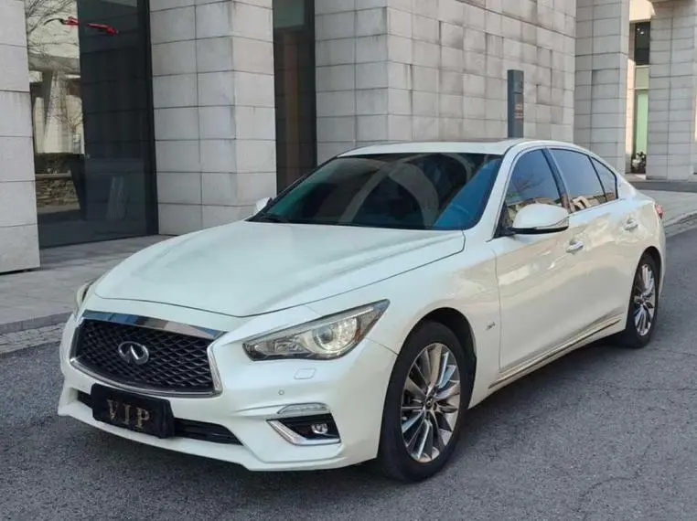 Infiniti Q50L