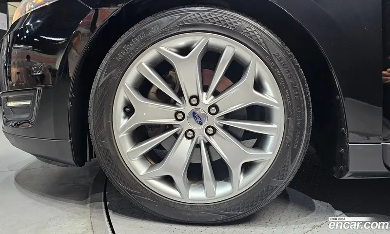 Ford Taurus