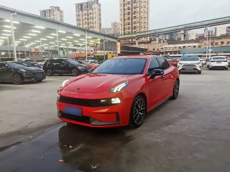 Lynk & Co 03