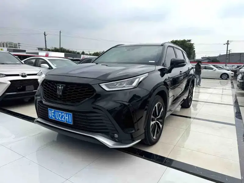 Toyota Crown Kluger