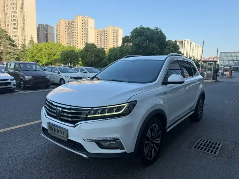 Roewe MG HS (RX5)
