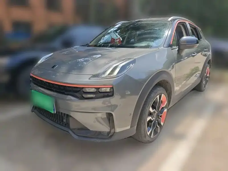 Lynk & Co 06