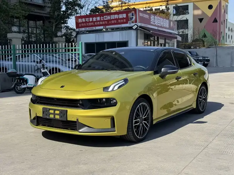 Lynk & Co 03