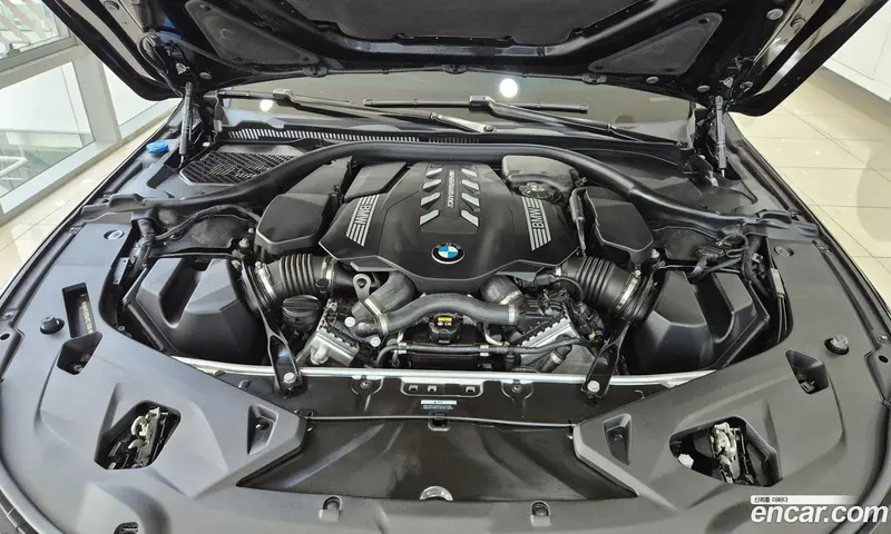 BMW 8-Series