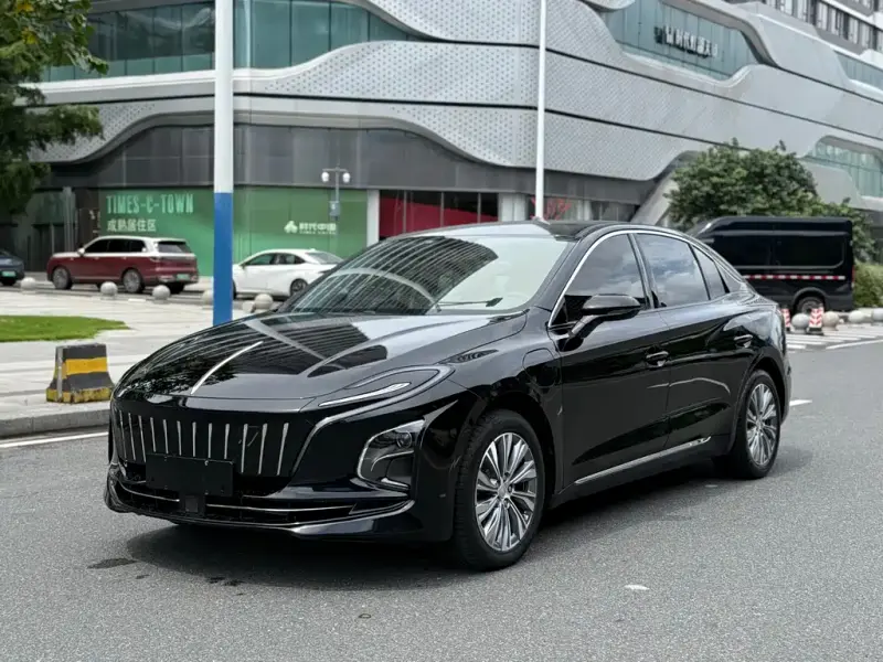 Hongqi E-QM5