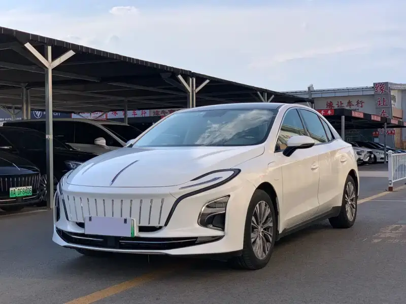 Hongqi E-QM5