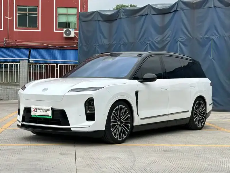NIO ES8