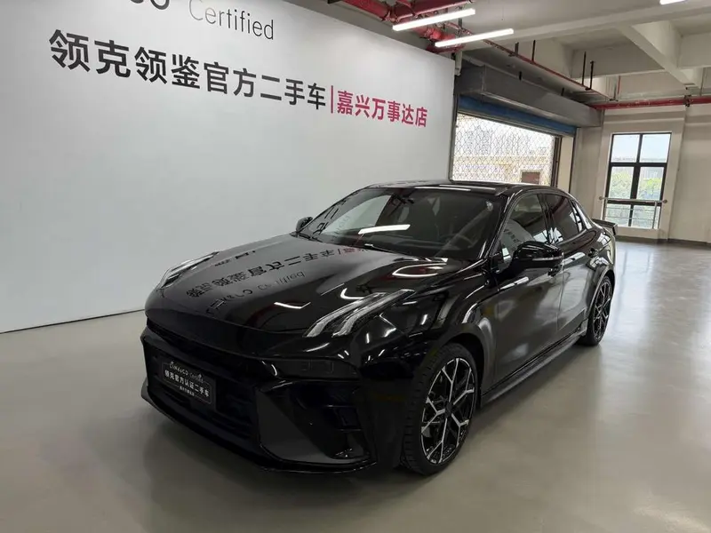 Lynk & Co 03