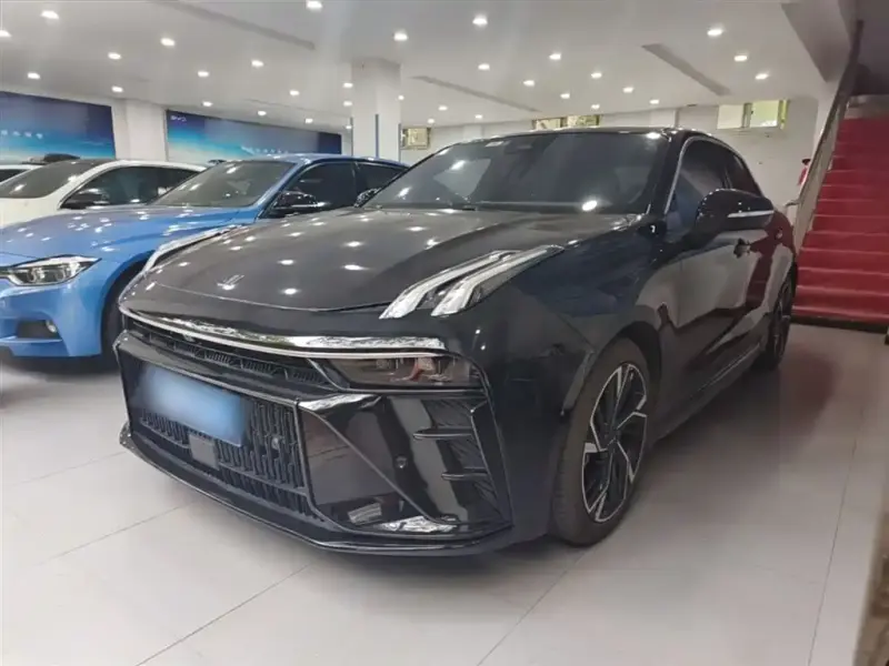 Lynk & Co 03