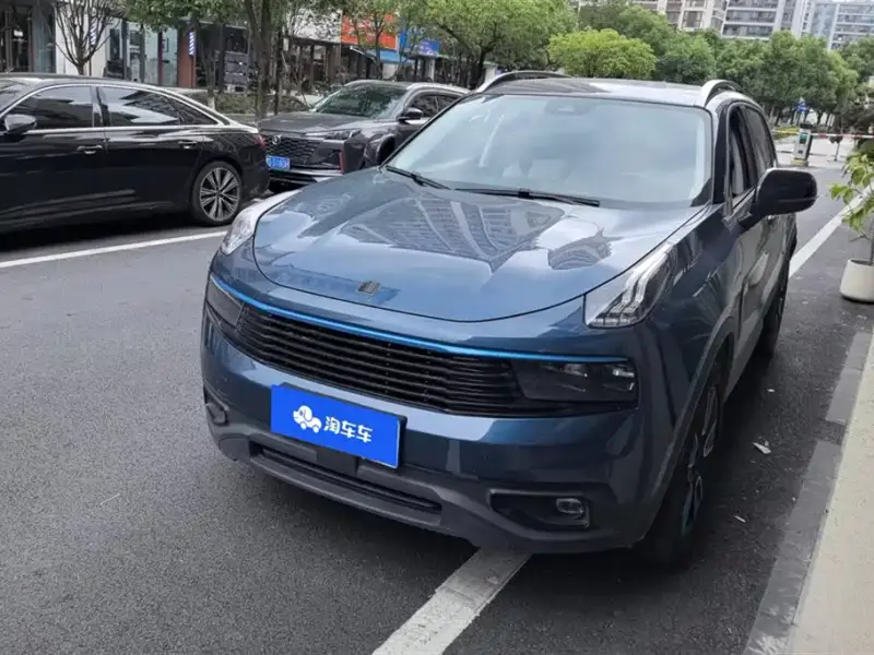 Lynk & Co 01
