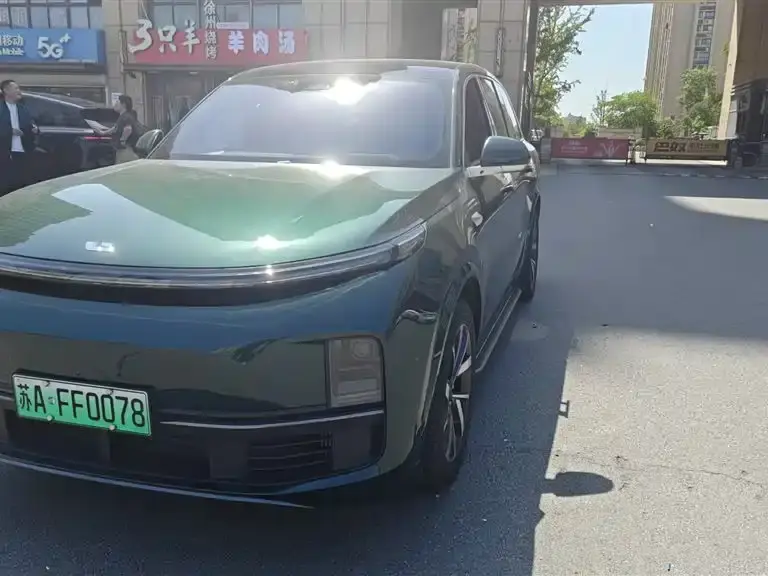 Li Auto L8