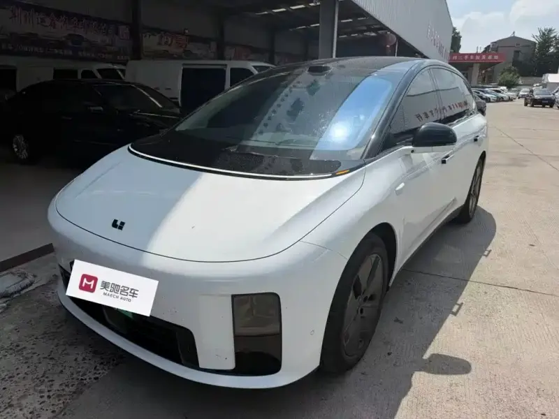 Li Auto i8