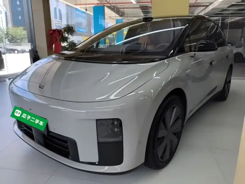 Li Auto i8