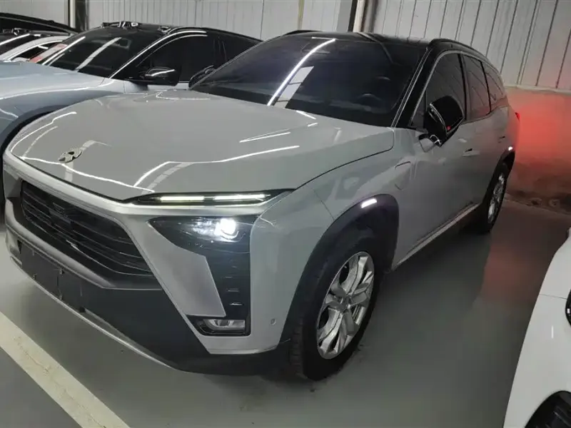 NIO ES8