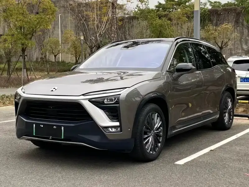 NIO ES8