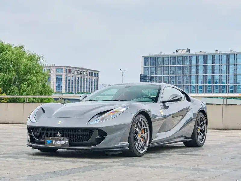 Ferrari 812