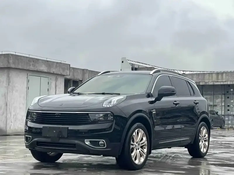 Lynk & Co 01