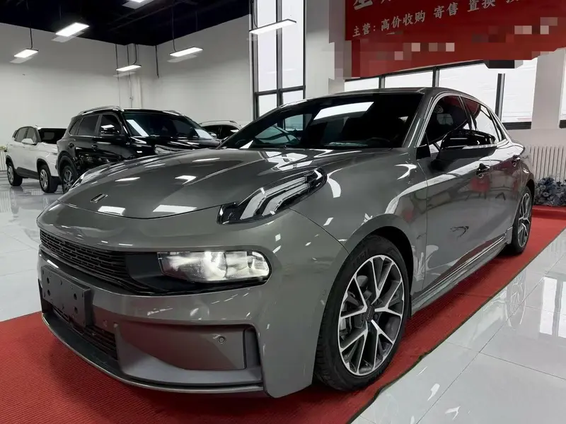 Lynk & Co 03