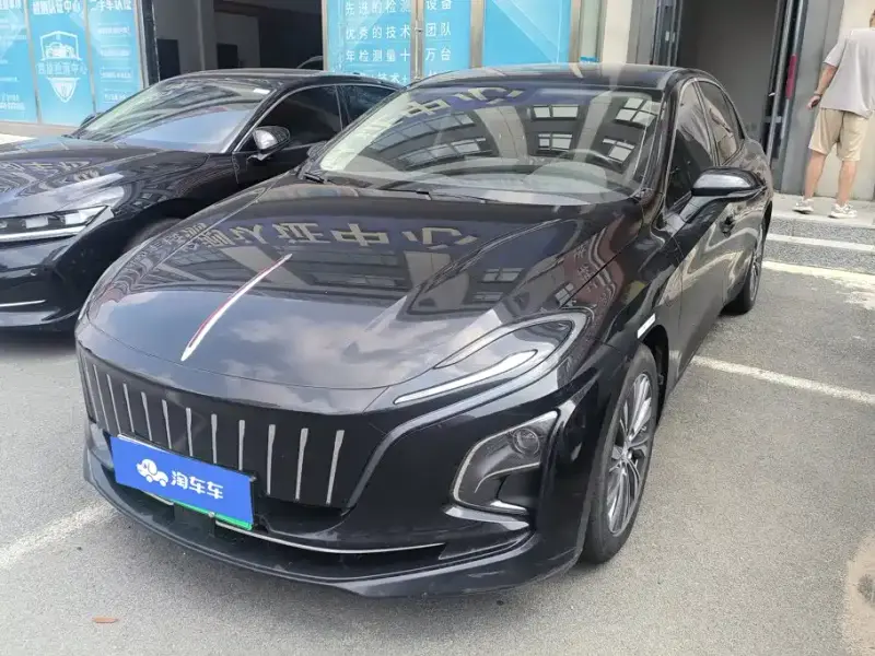 Hongqi E-QM5