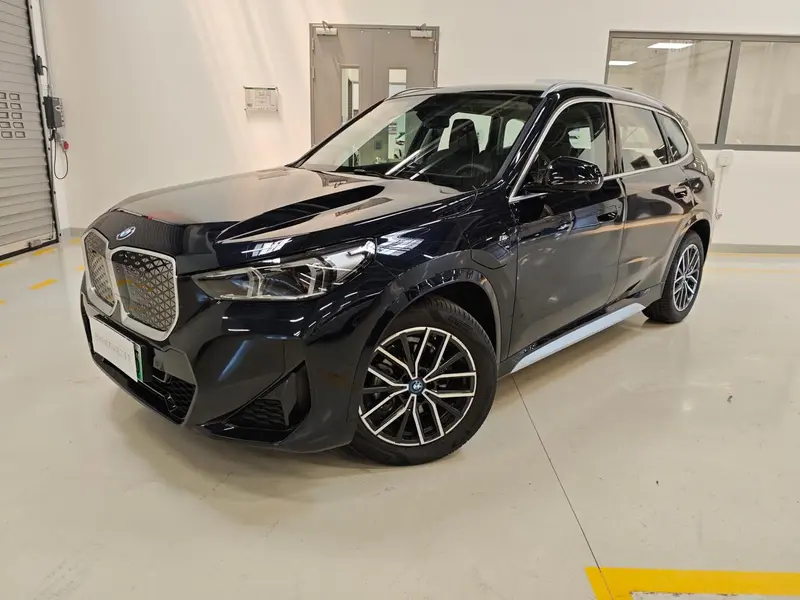 BMW iX1