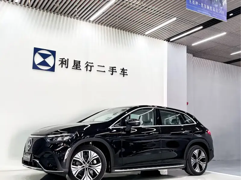 Mercedes-Benz EQE SUV