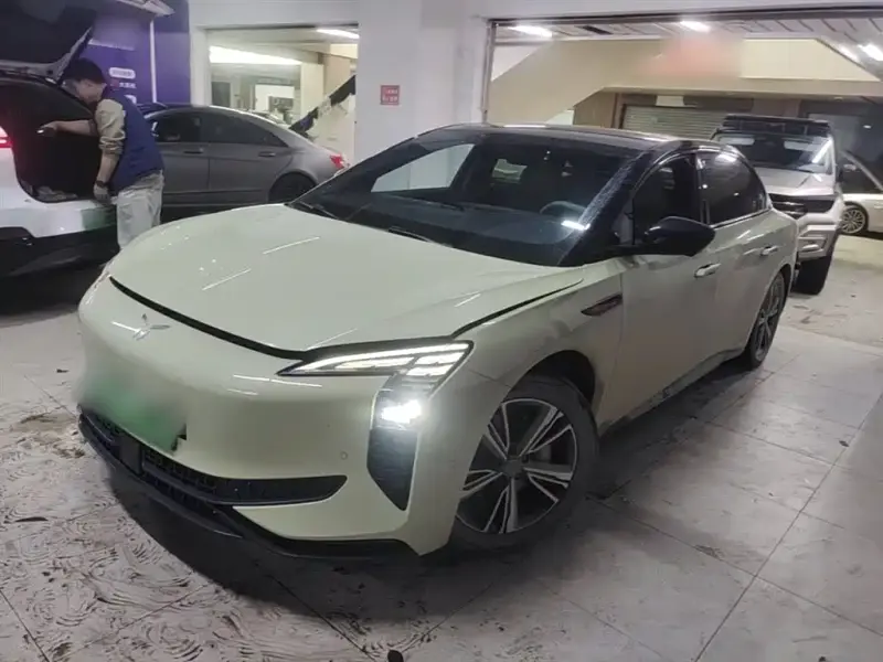 Hongqi EH7
